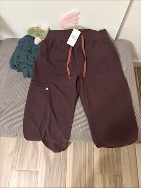 Figs espresso scrub pants